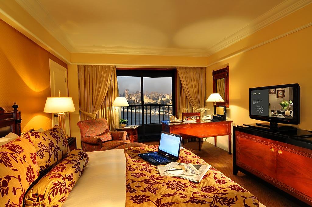 Deluxe King Room overlooking the Nile