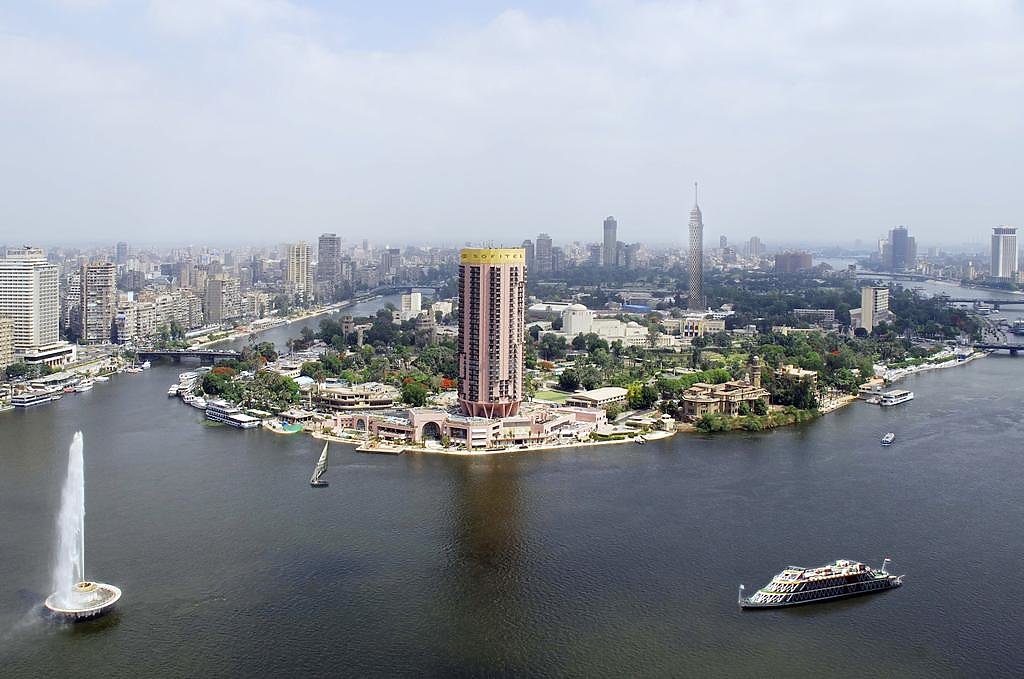 Luxurious twin room with full view of the Nile